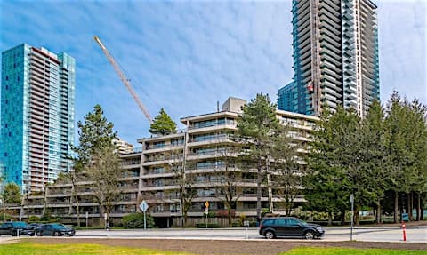 Parkcrest — exterior view (representational, sourced from publicly indexed marketing material).