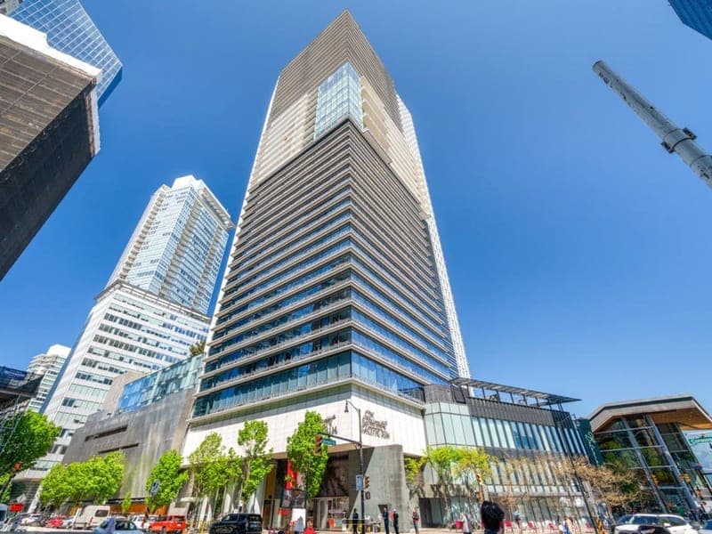 Condo tower of a current court-ordered listing in Coal Harbour, Vancouver.